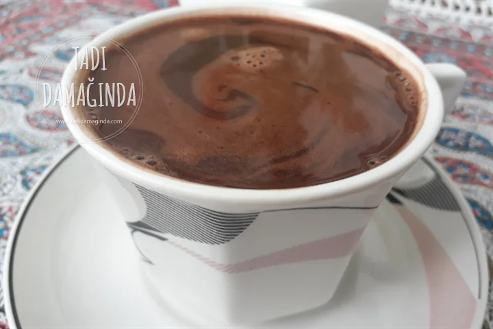 Ev Yapımı Sıcak Çikolata