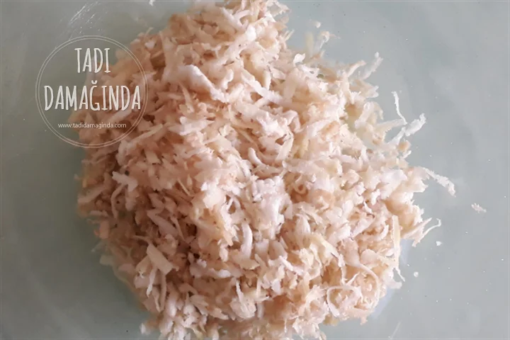 Hardallı Yoğurtlu Kereviz Salatası (Mezesi)