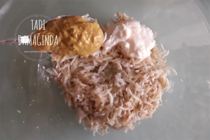 Hardallı Yoğurtlu Kereviz Salatası (Mezesi)