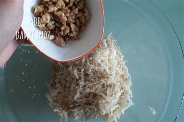 Hardallı Yoğurtlu Kereviz Salatası (Mezesi)