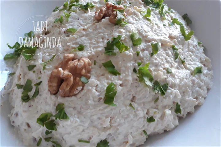 Hardallı Yoğurtlu Kereviz Salatası (Mezesi)