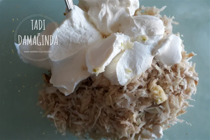 Hardallı Yoğurtlu Kereviz Salatası (Mezesi)