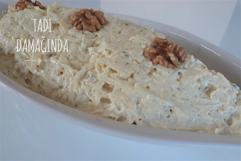 Yeşil Elmalı Kereviz Salatası