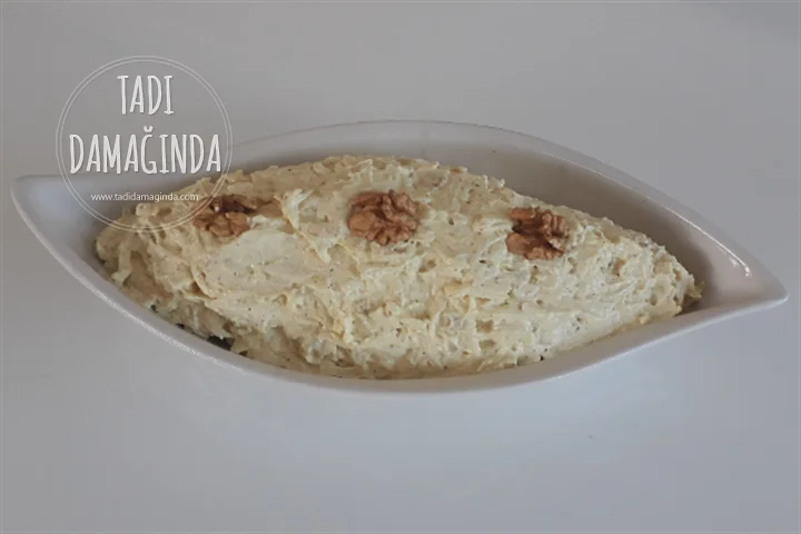 Yeşil Elmalı Kereviz Salatası