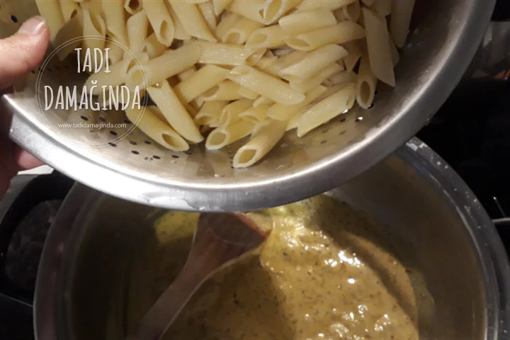 Kekikli Biberiyeli Kremalı Penne