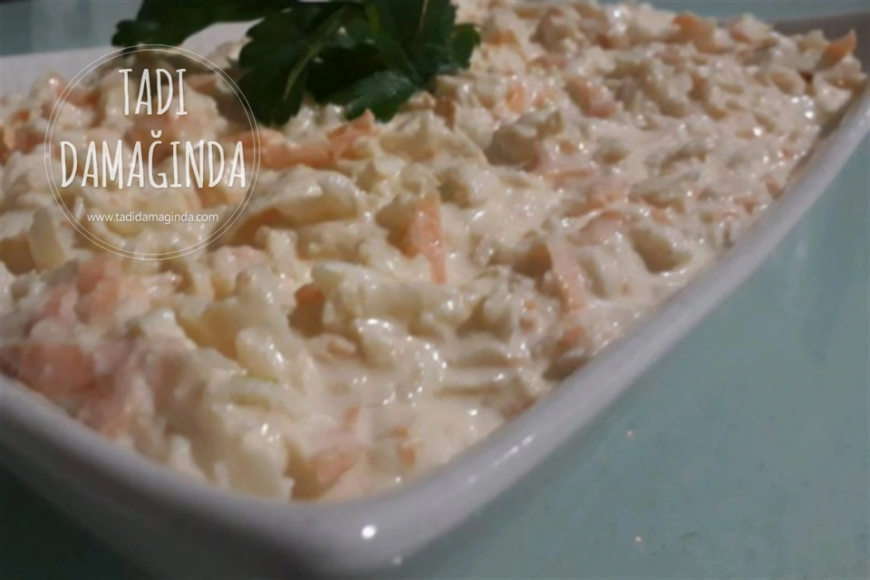 Kerevizli Yer Elmalı Yoğurtlu Salata