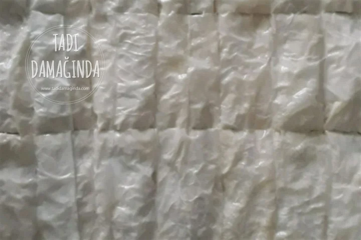 Baklavalık Yufkadan Kıymalı Börek