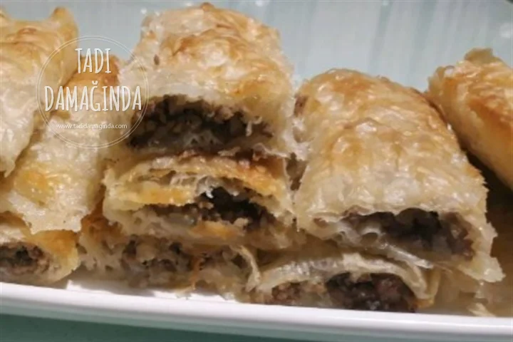 Baklavalık Yufkadan Kıymalı Börek