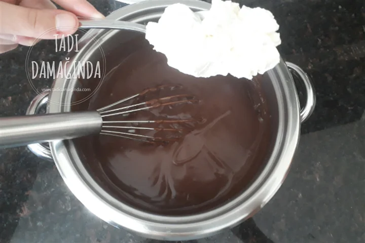 Labneli Çikolatalı Puding