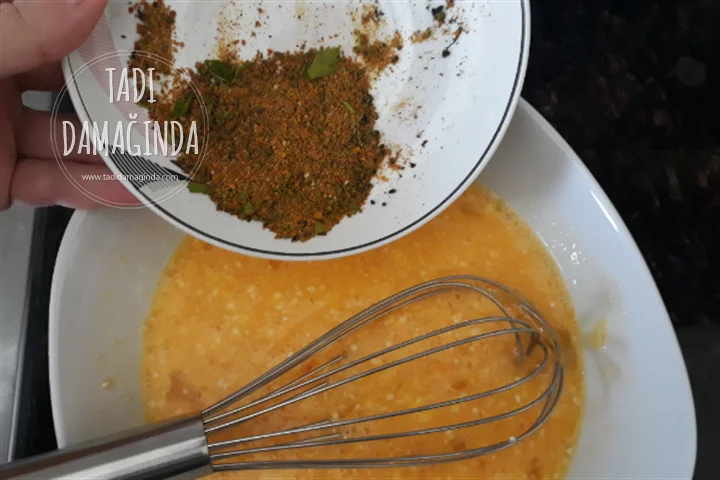 Lorlu Kaşarlı Omlet