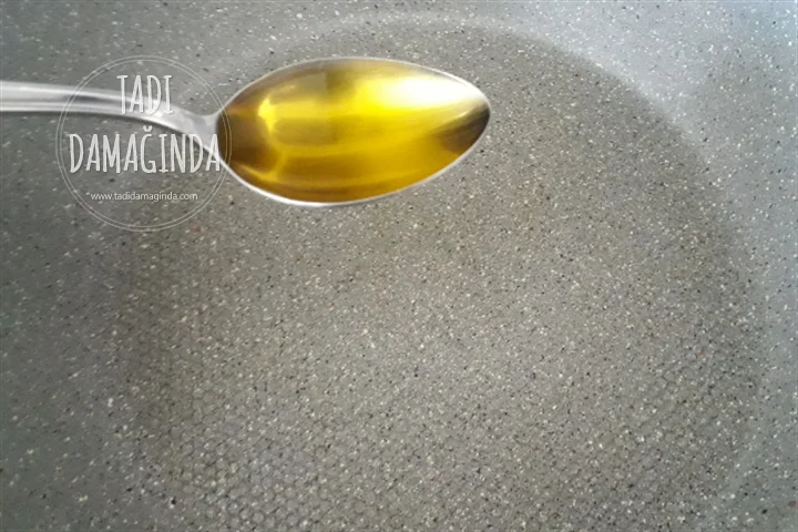 Lorlu Kaşarlı Omlet