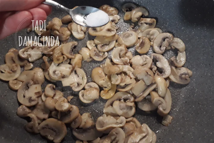 Mantı Tadında Mantarlı Meze