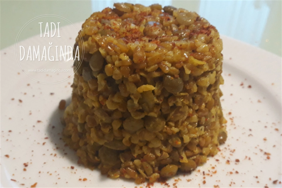 Mercimekli Siyez Bulguru Pilavı