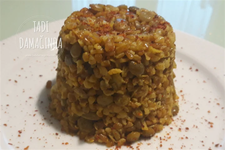 Mercimekli Siyez Bulguru Pilavı