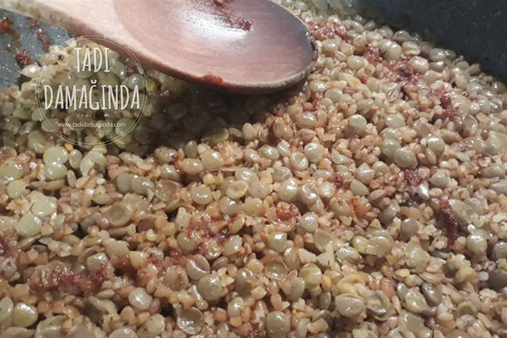 Mercimekli Siyez Bulguru Pilavı