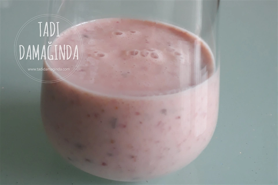 Meyveli ve Baharatlı Kefir