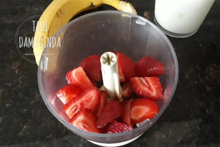 Meyveli ve Baharatlı Kefir