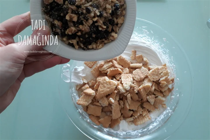 Muzlu Bisküvili Pratik Tatlı