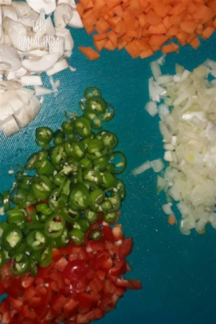 Sebzeli Siyez Bulguru Pilavı