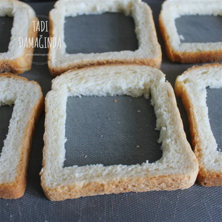 Fırında Bol Peynirli Hindi Fümeli Yumurtalı Ekmekler