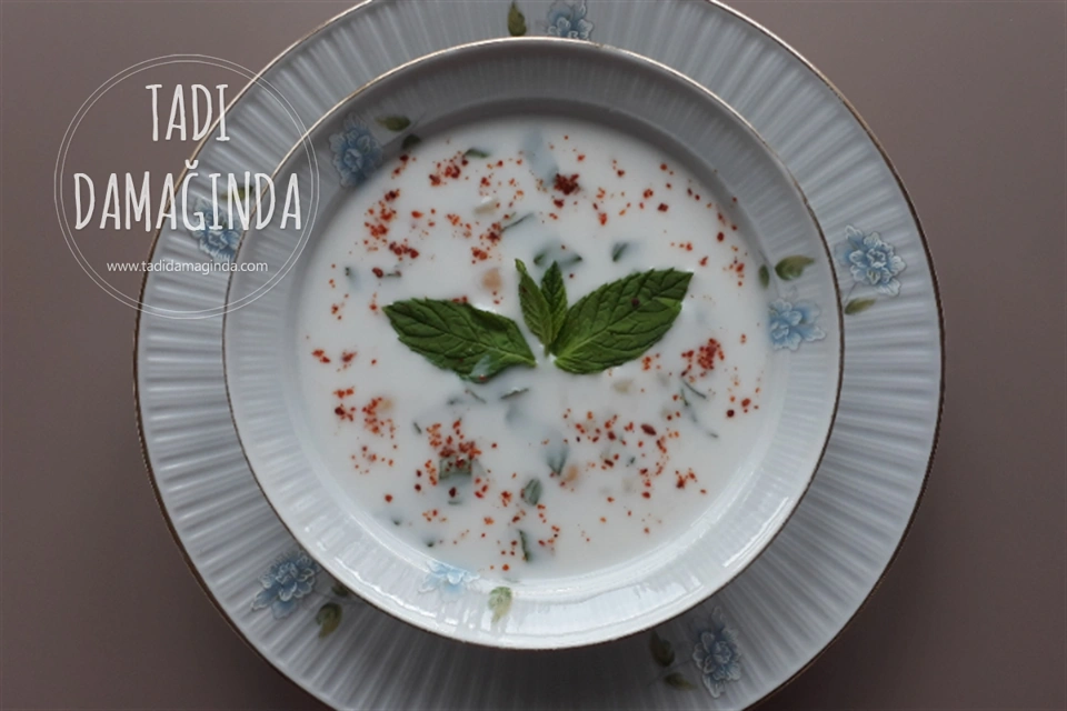 Soğuk Ayran Aşı Çorbası