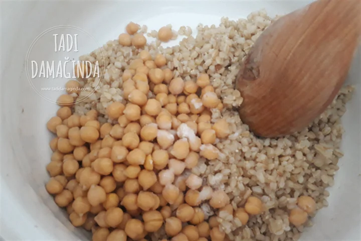 Soğuk Ayran Aşı Çorbası