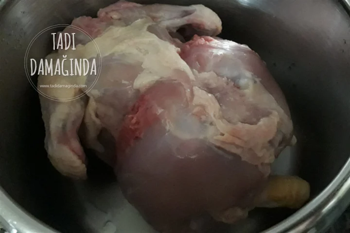 Tavuk Suyu Nasıl Hazırlanır ve Nasıl Saklanır