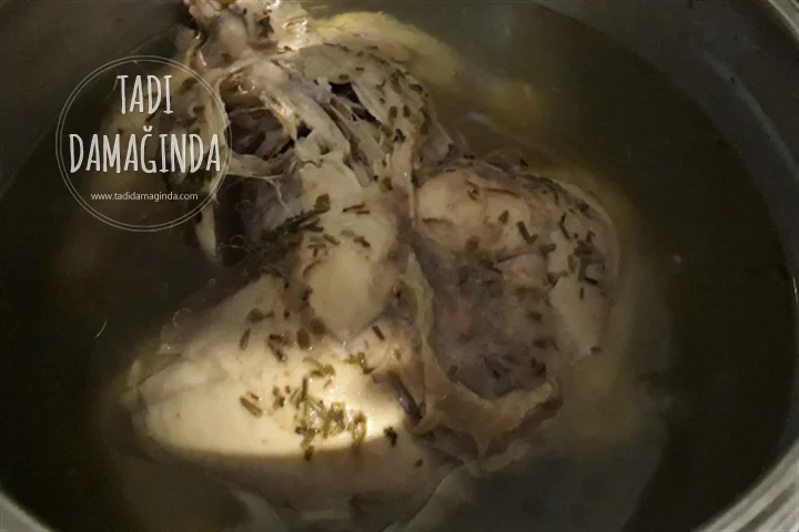 Tavuk Suyu Nasıl Hazırlanır ve Nasıl Saklanır