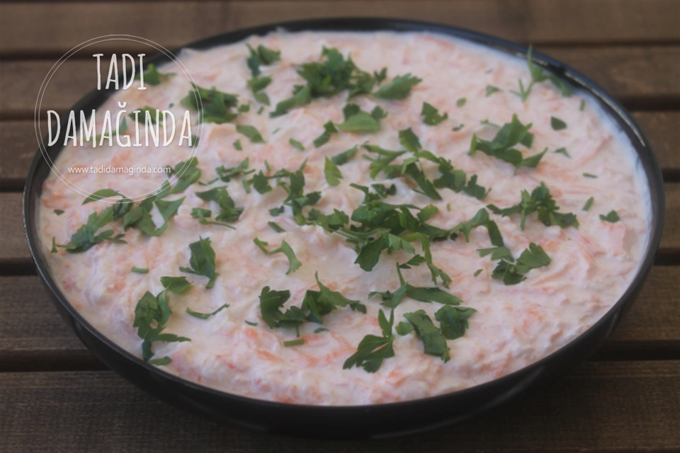 Yoğurtlu Havuçlu Turp Mezesi