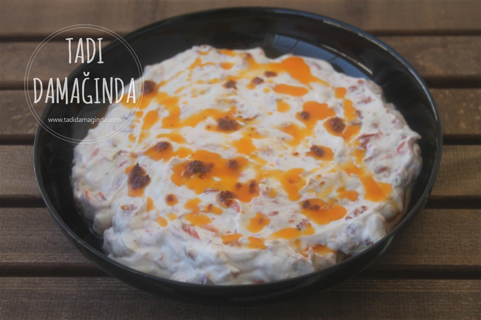 Yoğurtlu Köz Biber Mezesi