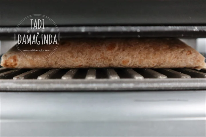 Avokado Soslu Kıymalı Enfes Lavaş