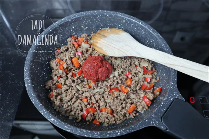 Avokado Soslu Kıymalı Enfes Lavaş