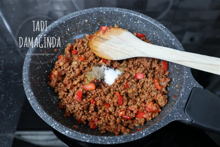 Avokado Soslu Kıymalı Enfes Lavaş