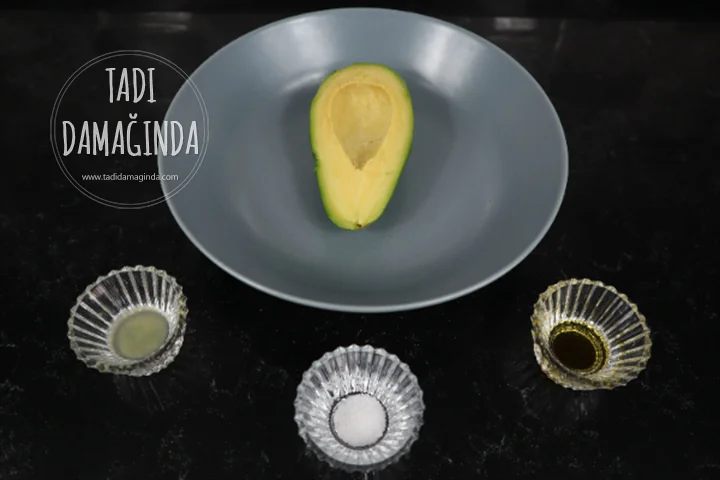 Avokado Soslu Kıymalı Enfes Lavaş