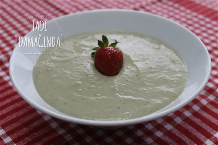 Muzlu Avokadolu Yoğurt