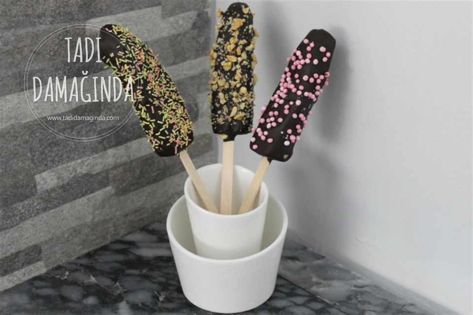 Çikolata Kaplı Muz Çubukları