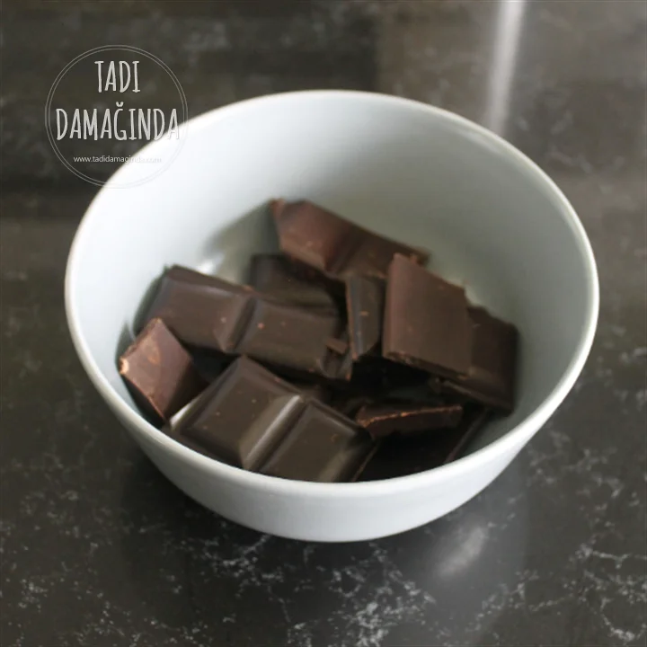 Çikolata Kaplı Muz Çubukları