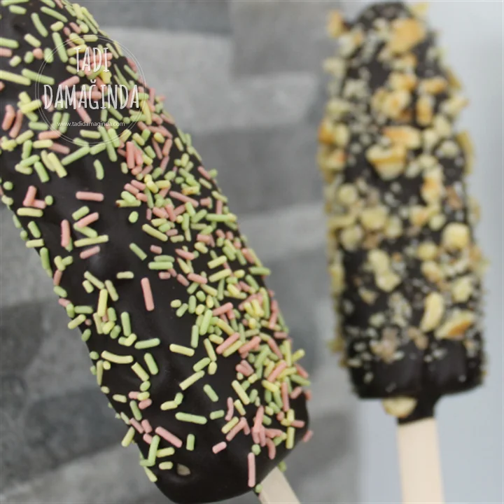 Çikolata Kaplı Muz Çubukları