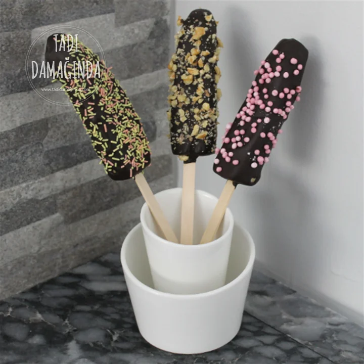 Çikolata Kaplı Muz Çubukları