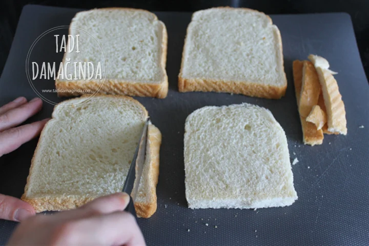Çikolatalı Meyveli Tost (Yalancı Waffle)