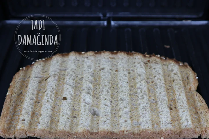 Ekmek Üstü Avokadolu Yumurta