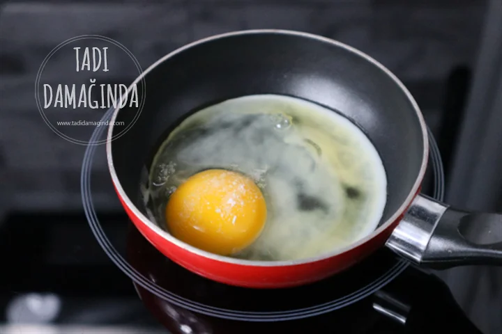 Ekmek Üstü Labneli Yumurtalı Avokado