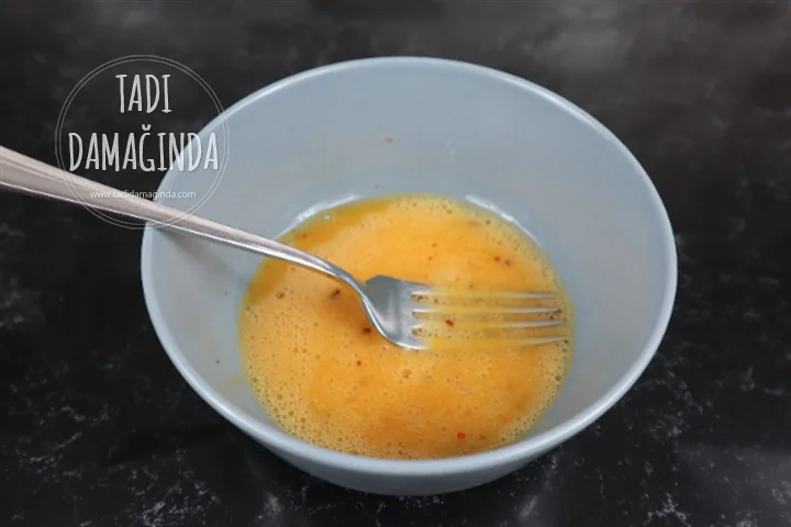 Ekmek Üstü Yumurtalı Avokado