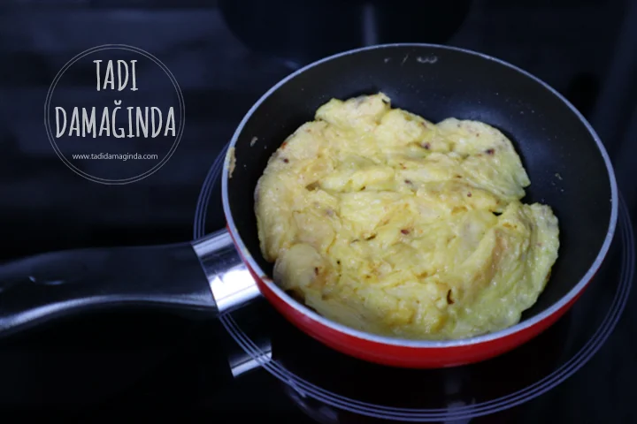 Ekmek Üstü Yumurtalı Avokado