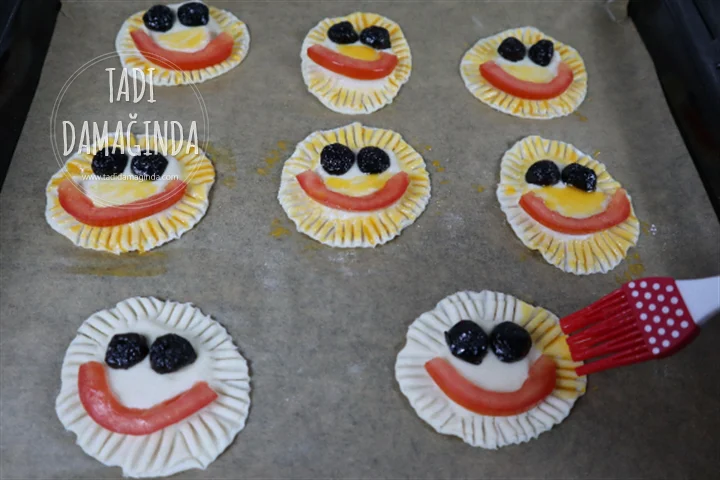 Milföyden Kaşarlı Gülen Suratlar