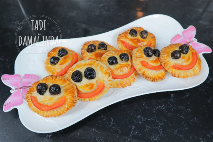 Milföyden Kaşarlı Gülen Suratlar