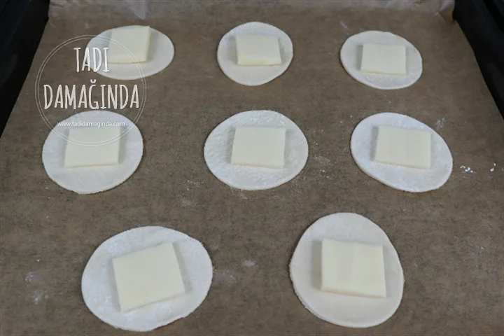 Milföyden Kaşarlı Gülen Suratlar