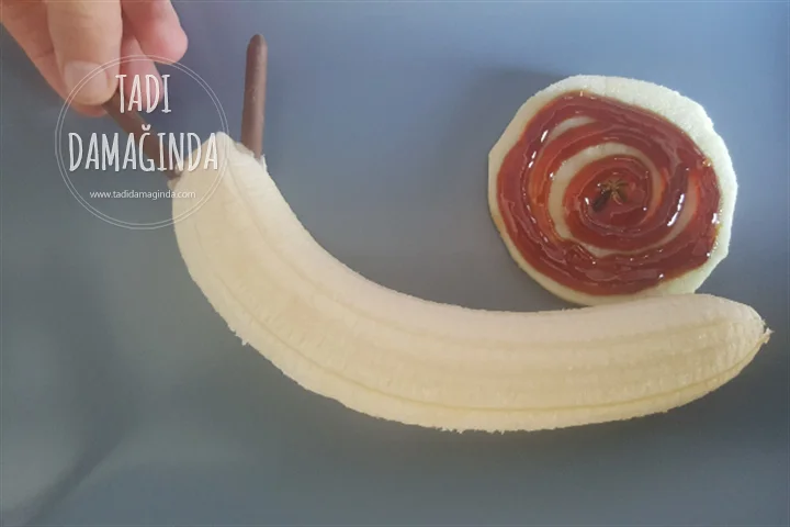 Muz ve Elmadan Sevimli Salyangoz