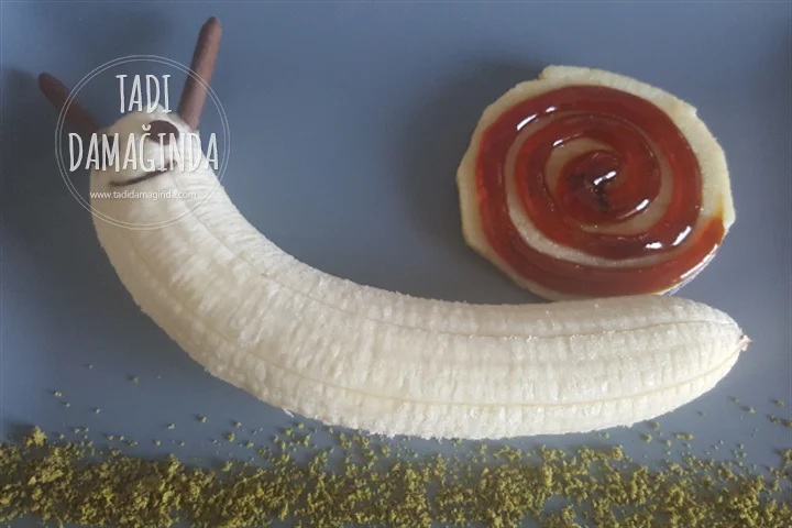 Muz ve Elmadan Sevimli Salyangoz