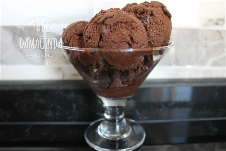 Muzlu Kakaolu Şekersiz Dondurma